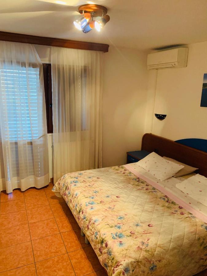 Funtana-Mia Rooms B&B Esterno foto