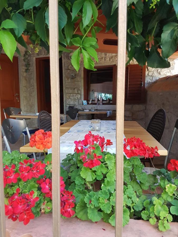 Funtana-Mia Rooms B&B Esterno foto